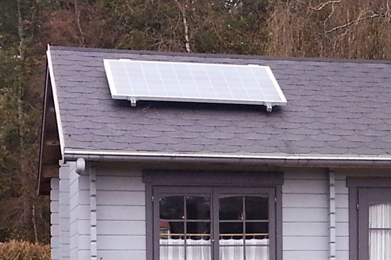 Solcellebeslag - 1 separat panel - m/tagskruer